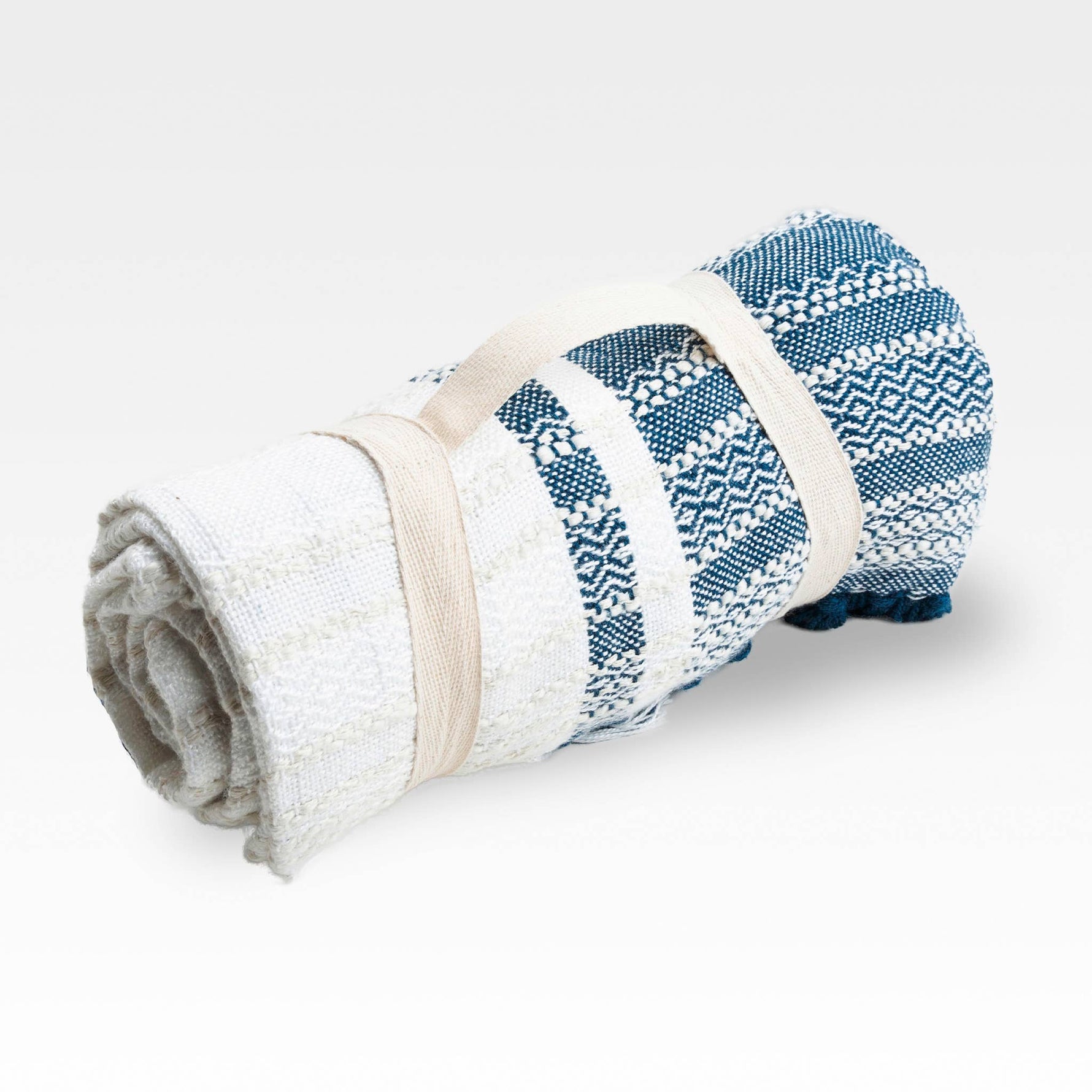 Genevieve 50x70" Indoor/Outdoor Recycled Woven Throw Blanket: Blue