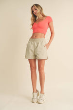 Scoop Neck Cropped Top: Cream / L