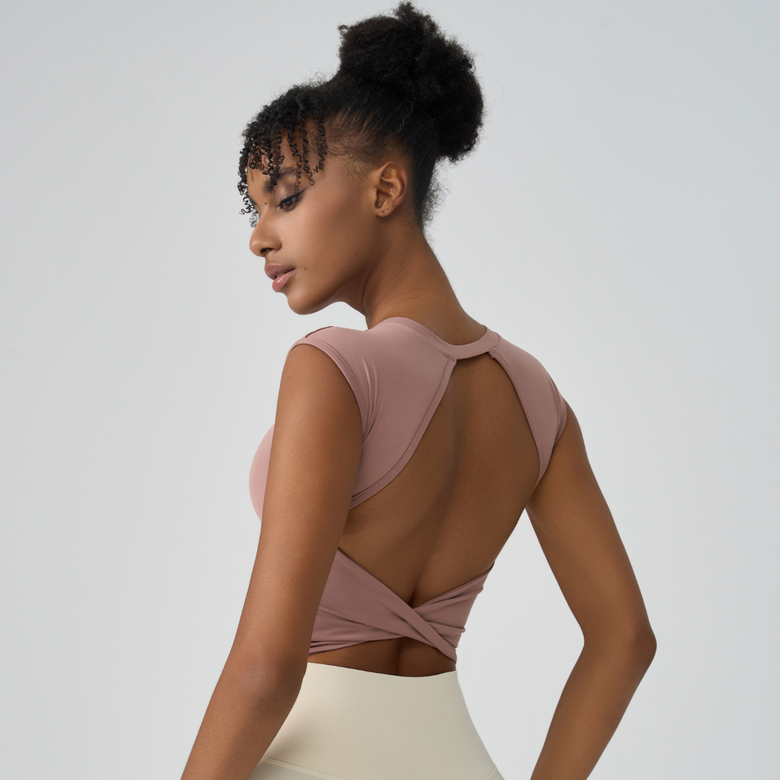 Women's Crew Neck Pleated-Back Open Sports Tank Top: Black / L