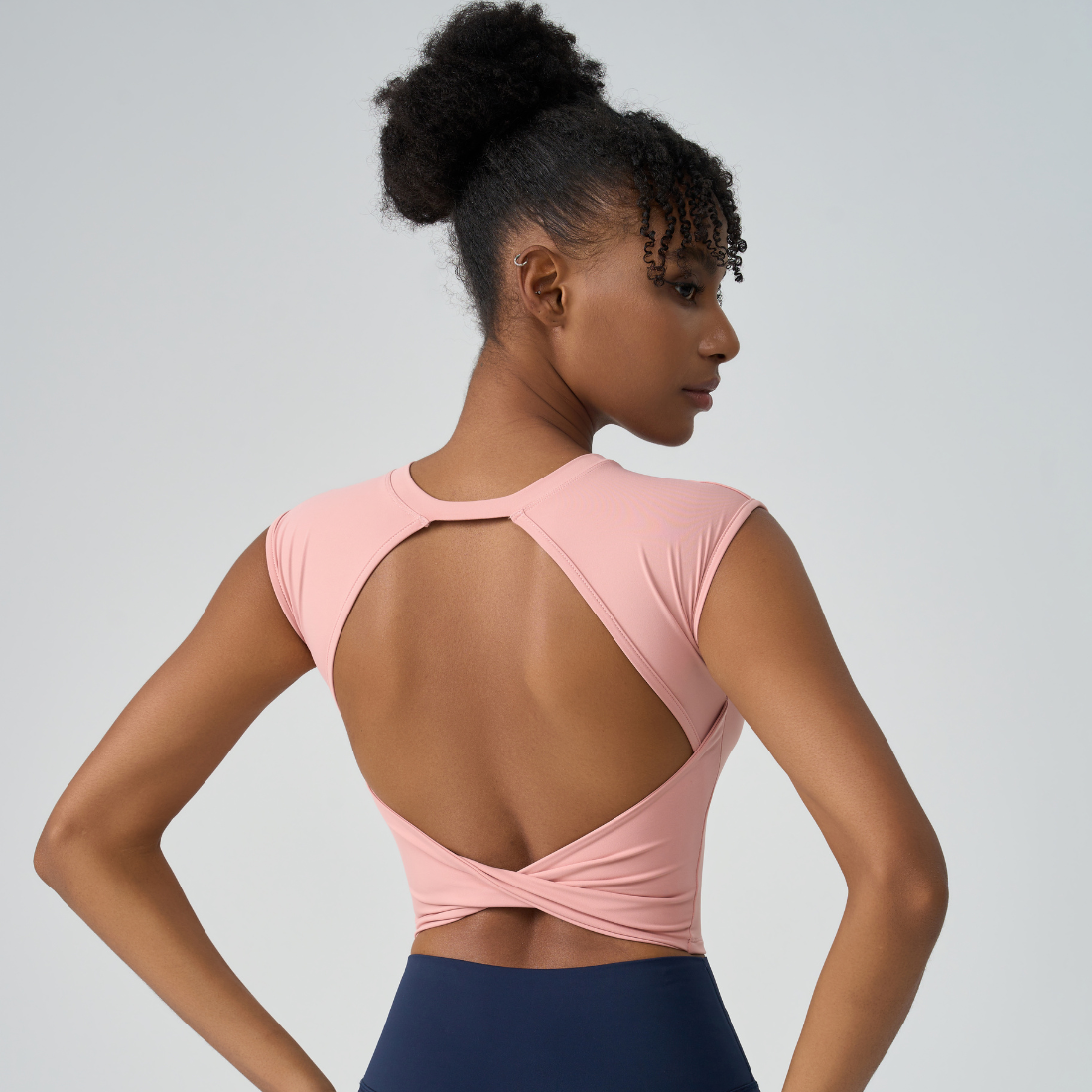 Women's Crew Neck Pleated-Back Open Sports Tank Top: Black / M