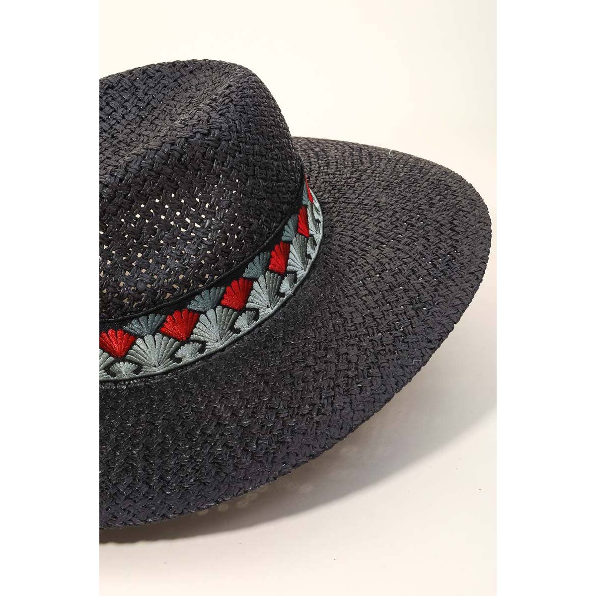Fan Pattern Strap Straw Fedora Hat in Black