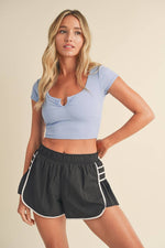 Scoop Neck Cropped Top: Cream / M