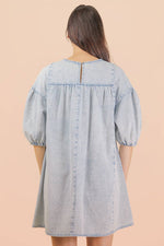 Washed Denim Casual Mini Dress: LT INDIGO