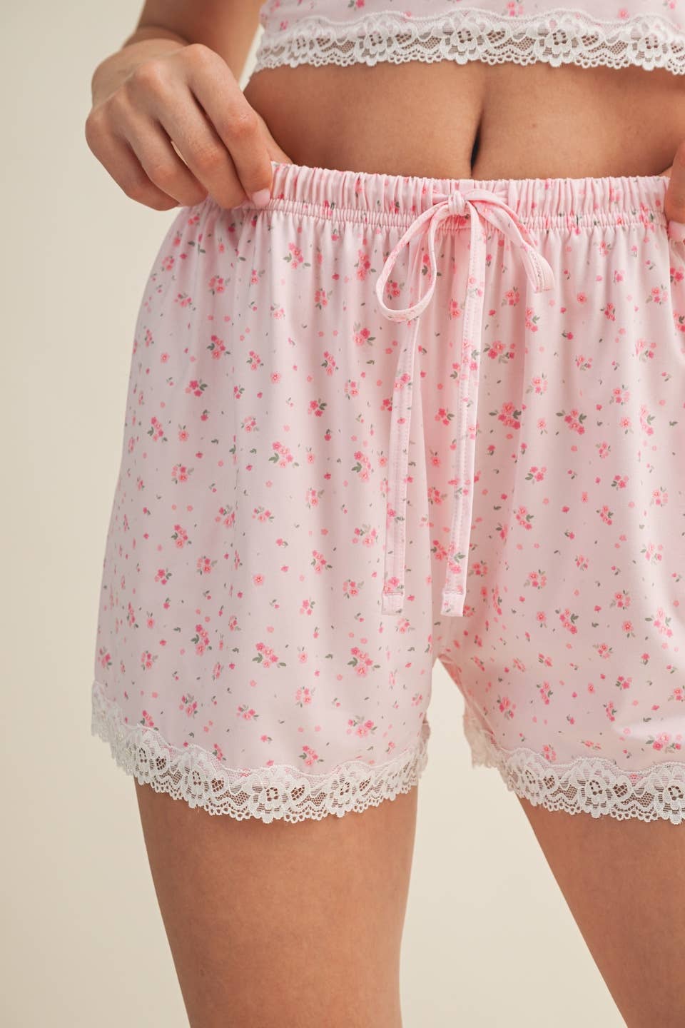 Ditsy Print Set with Scalloped Edge Lace Trim: Pink Ditsy / L
