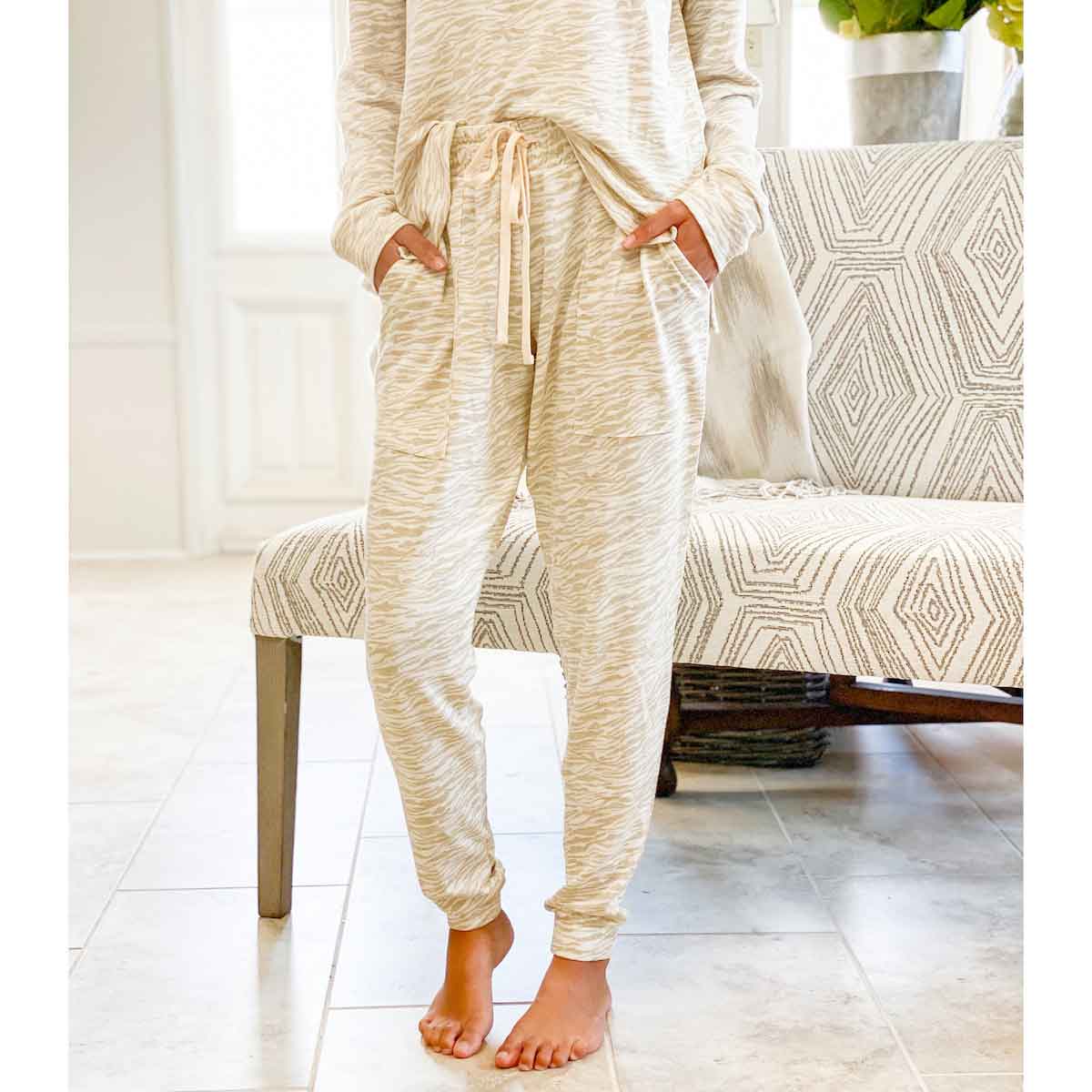 Tiger Stripe Effortless Lounge Jogger   Off White/Shell   -Asst.: Medium