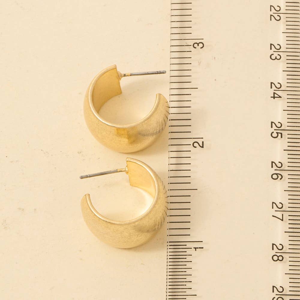 Vintage Gold Curved Wide Chunky Hoop Earrings: GOLD
