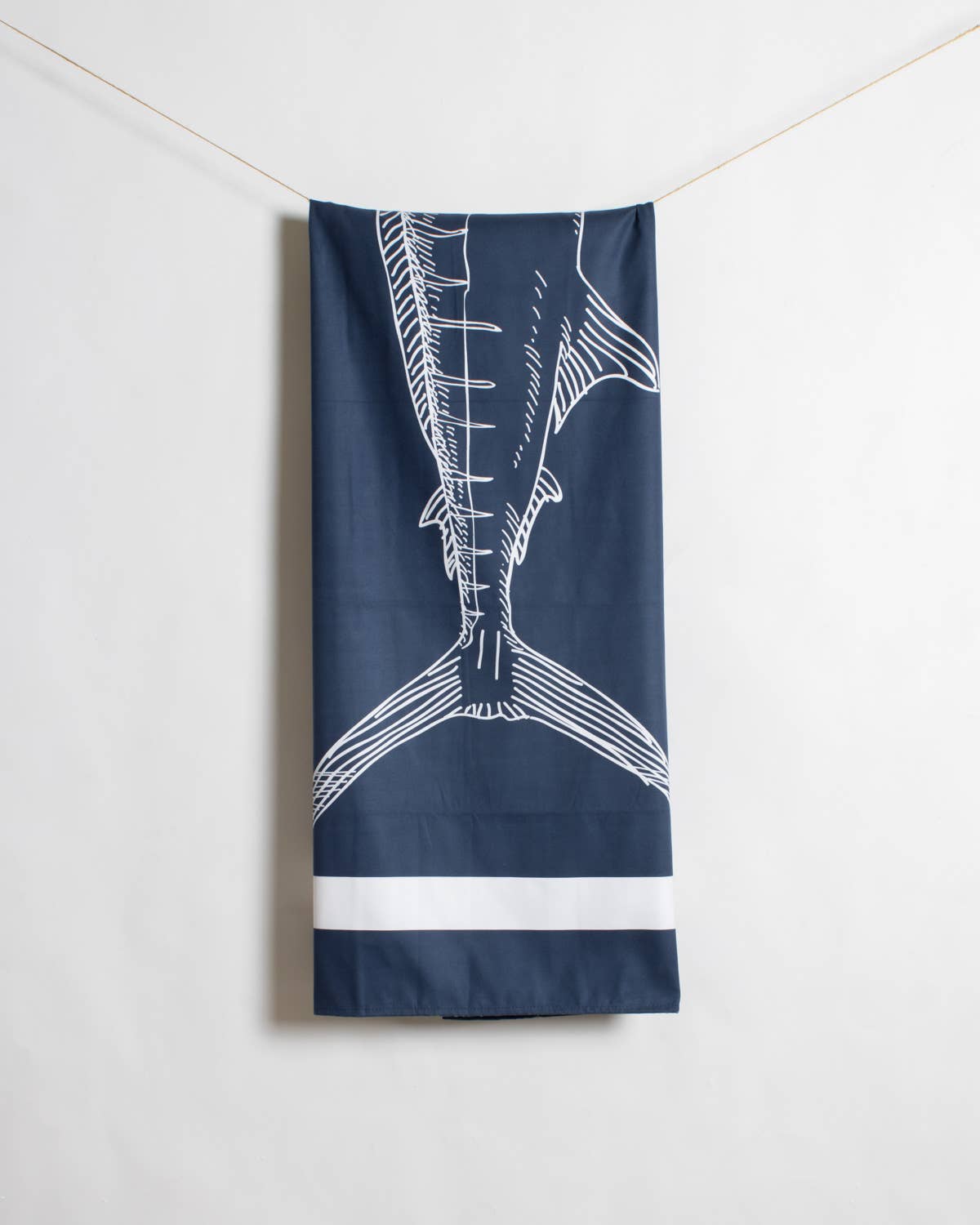 Marlin Giant Beach Towel    Navy/White    40x70