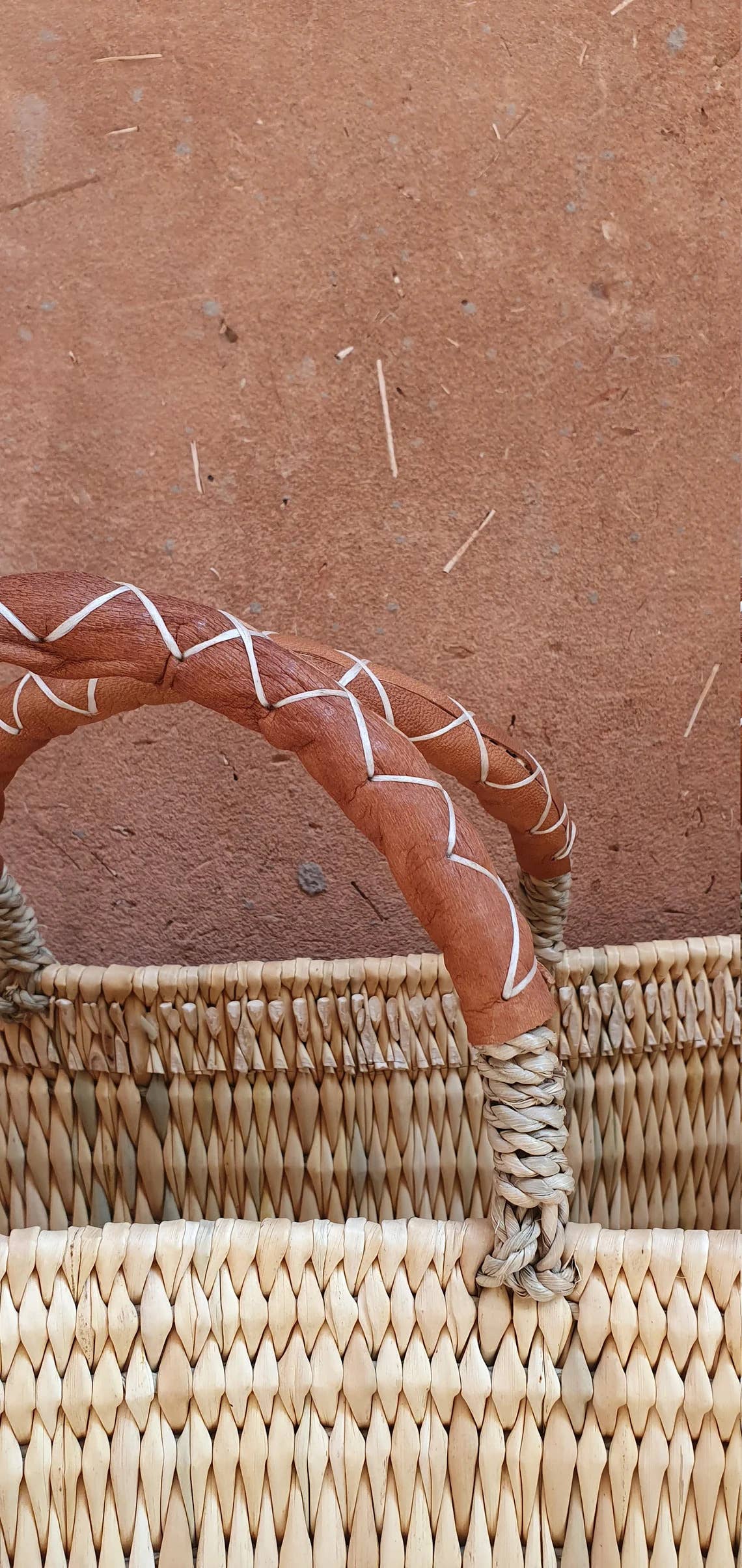 Reed Storage baskets - leather handles: Medium