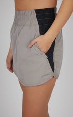 Women's Radiant Color Block Skort with Pockets: GARDENIA/NACREOUS CLOUD