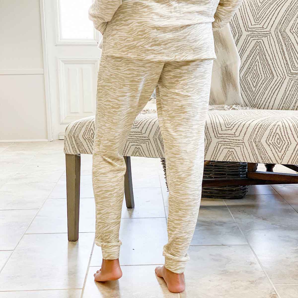 Tiger Stripe Effortless Lounge Jogger   Off White/Shell   -Asst.: Medium