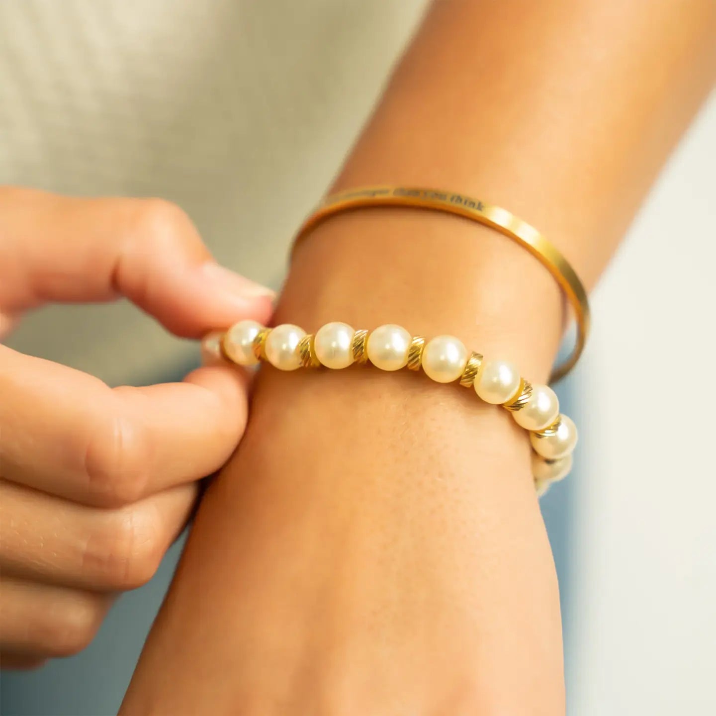 18K Gold Pvd 8mm Kiska Glass Pearl Stretch Bracelet