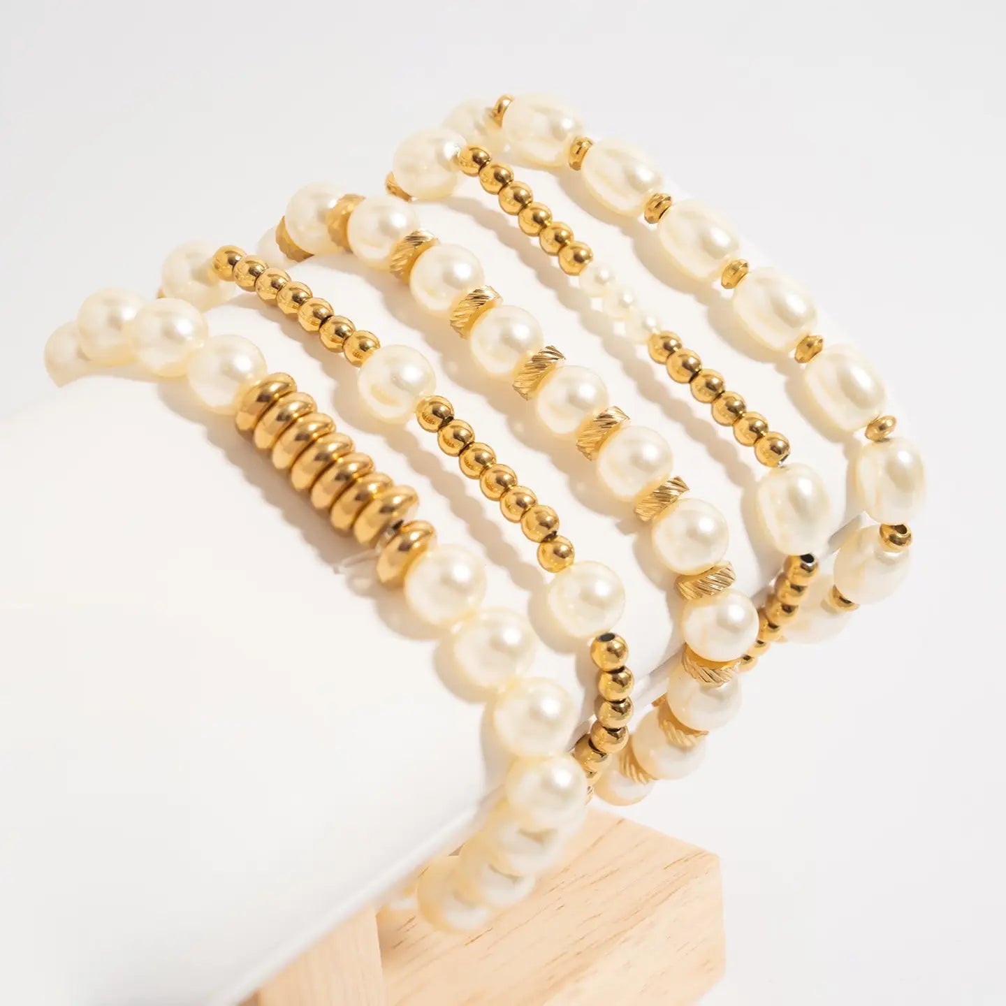 18K Gold Pvd 8mm Kiska Glass Pearl Stretch Bracelet