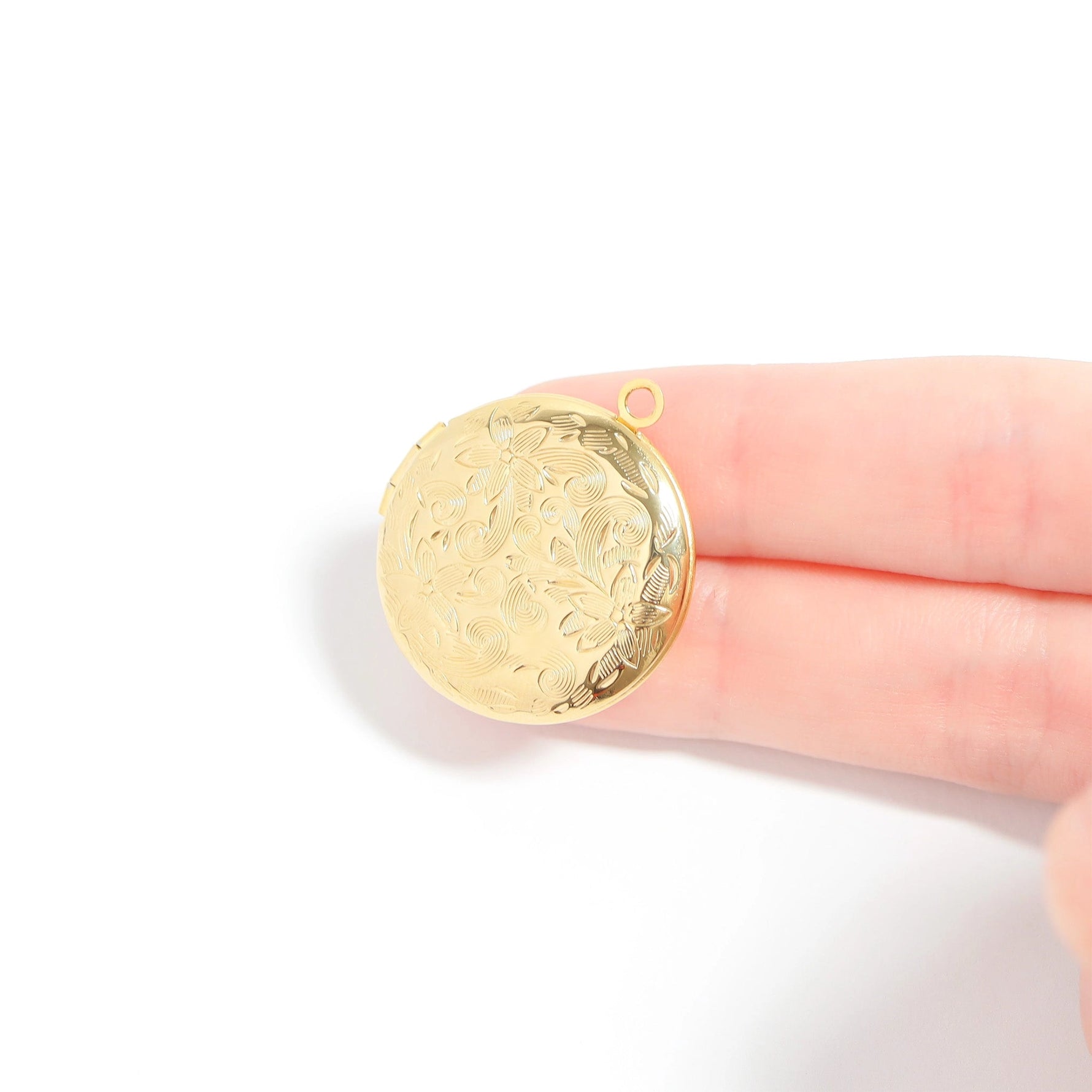 18K Gold Pvd Stainless Steel Round Floral Textured Locket