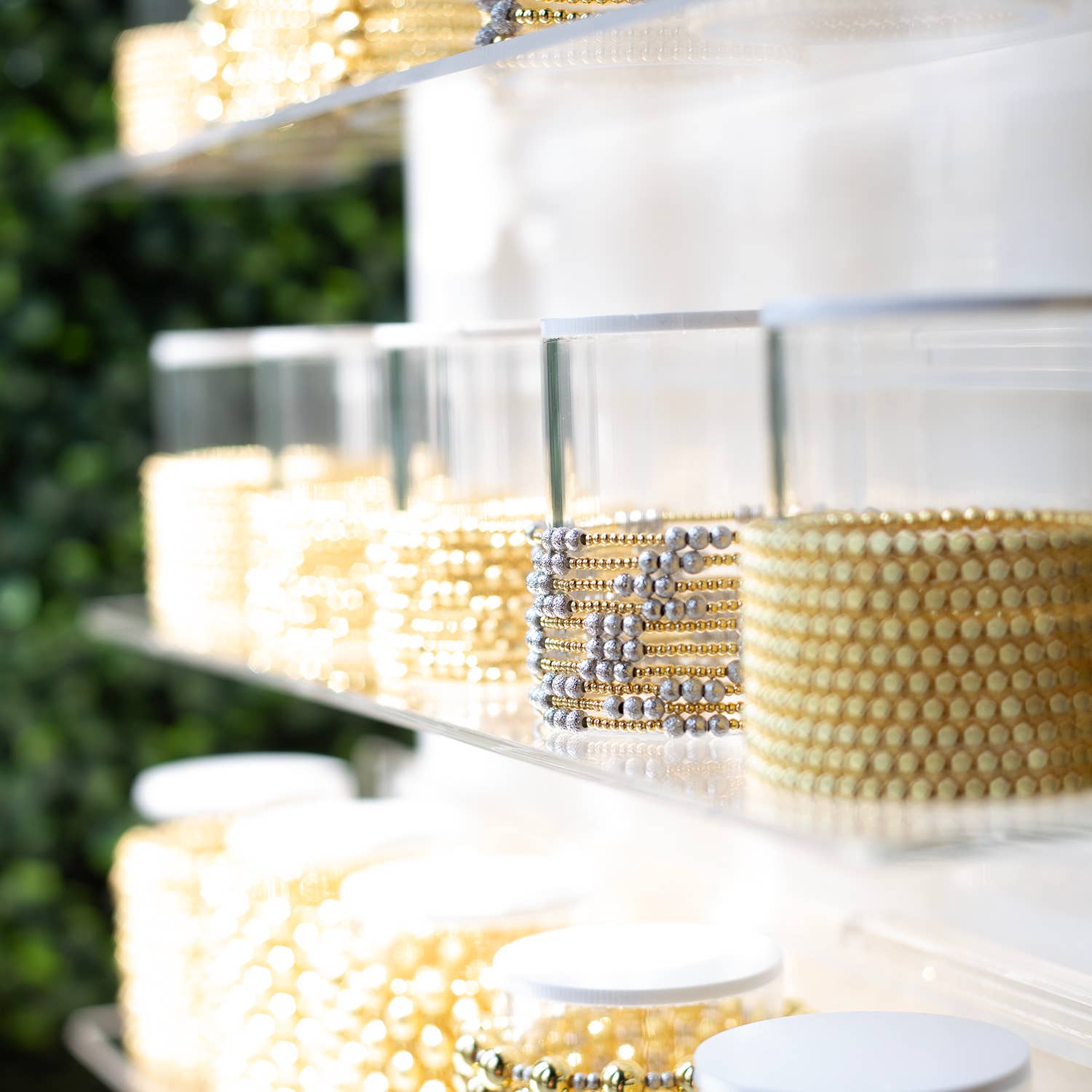 Lenny & Eva - Gold Beaded Bracelet: Uno Textured