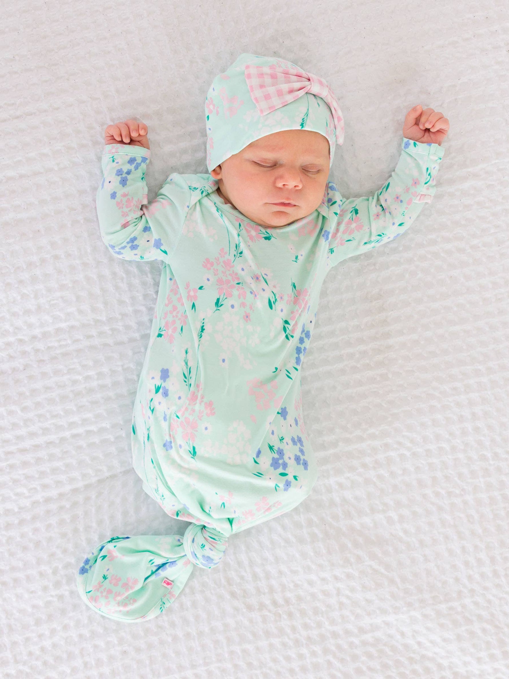 SoftSnooze™ Baby Girls Bamboo Viscose Mint Meadow Ruffle Knotted Sleep Gown & Bow Hat Set: Green / Newborn-3m
