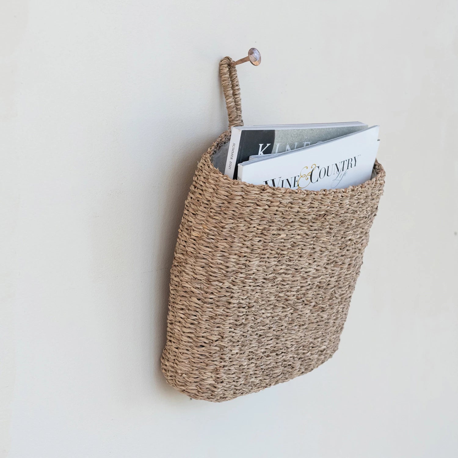 CREATIVE CO-OP Hand-Woven Seagrass Wall Basket with Loop & Cotton Lining, Natural