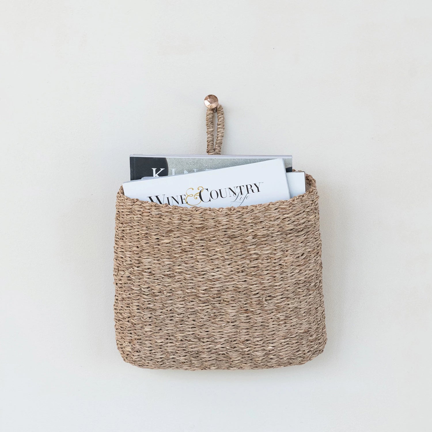 CREATIVE CO-OP Hand-Woven Seagrass Wall Basket with Loop & Cotton Lining, Natural